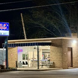 Exterior photo of Speedwash Laundromat 3 - Salisbury, North Carolina Exterior photo of Speedwash Laundromat 3 - Salisbury, North Carolina