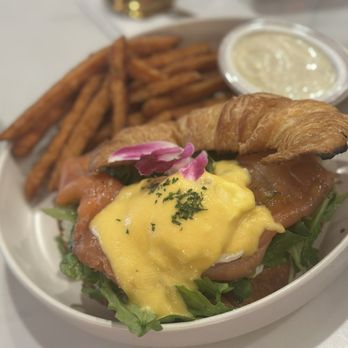 GIWA - Salmon Benedict - Breakfast & Brunch Near Me - Santa Clara, California GIWA - Salmon Benedict - Breakfast & Brunch Near Me - Santa Clara, California