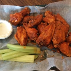 Wingz Endicott - Great wings, fries, hamburgers, spedies.