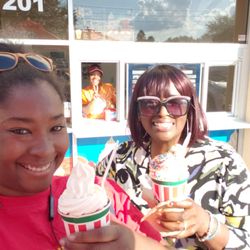 Rita's Italian Ice & Frozen Custard - Me and my mom (Photo bomb: Tanya our server).