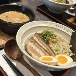 STONE BOWL SHOYU KOTTERI TSUKEMEN