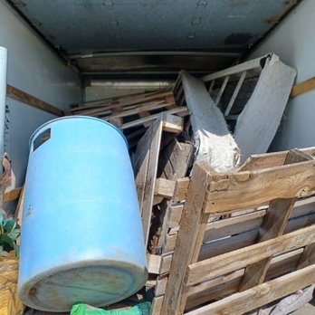 SpeedyClean Junk - Clean out your backyard ! - Junk Removal & Hauling Near Me