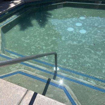 Shilo Inns - Yuma - Dirty disgusting pool - Hotels Near Me - Yuma, Arizona