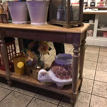 Roasting Water - Cutest decor - Bubble Tea Near Me - Long Beach, California