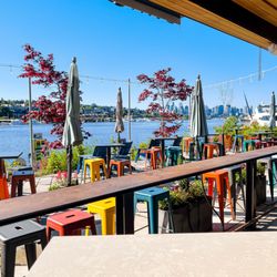 Bowriders Grill - Waterfront dining