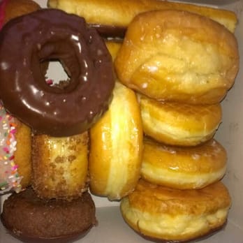 Donut Makers - Dozen mixed - Donuts Near Me - Fontana, California Donut Makers - Dozen mixed - Donuts Near Me - Fontana, California