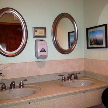 Hobo's Cafe - Clean baths! - New American Near Me - Key Largo, Florida Hobo's Cafe - Clean baths! - New American Near Me - Key Largo, Florida