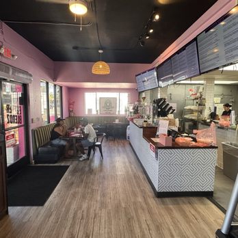 Better Blendz - Inside on a Friday afternoon - Juice Bars & Smoothies Near Me - San Diego, California