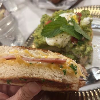 Sisterita - Thick English muffin - Breakfast & Brunch Near Me - San Francisco, California Sisterita - Thick English muffin - Breakfast & Brunch Near Me - San Francisco, California