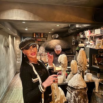 Little Charli - Super cool place - Pizza Near Me - New York, New York