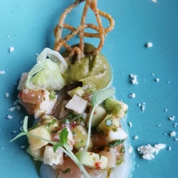 Skykitchen - Marinierte Jakobsmuschel mit Oktopus und Avocado