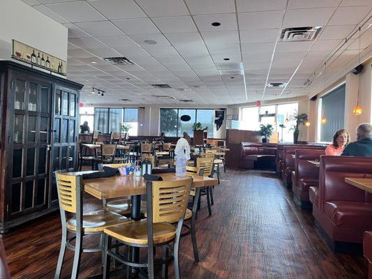 Lockside Bar and Grill by null