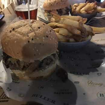 Buller Brewing - Tolous Burger - Beer Bar Near Me - Buenos Aires, C Buller Brewing - Tolous Burger - Beer Bar Near Me - Buenos Aires, C