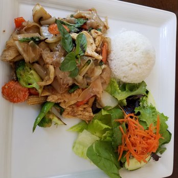 Naree Thai Restaurant - Thai Near Me - Long Beach, California Naree Thai Restaurant - Thai Near Me - Long Beach, California