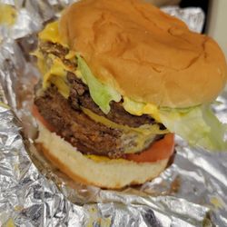 Junk Yard Burgers - Double Cheeseburger