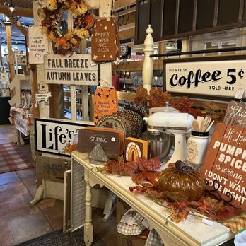 At The Corner Home Decor - Home Decor Near Me - Oakdale, California
