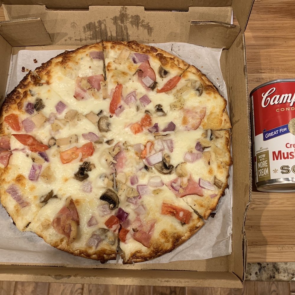 Four Season Pizza - 10" Euro pizza. White sauce, Canadian bacon, fresh mushrooms, tomatoes, red onions & grilled chicken. - Pizza Near Me - Auburn, Washington Four Season Pizza - 10" Euro pizza. White sauce, Canadian bacon, fresh mushrooms, tomatoes, red onions & grilled chicken. - Pizza Near Me - Auburn, Washington