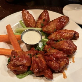 DRY 85 - Bourbon BBQ wings - Bars Near Me - Annapolis, Maryland