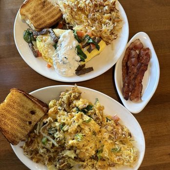 Breakfast at Tiffany's - Mediterranean omelet, side of bacon, hippie stew - Breakfast & Brunch Near Me - Kalamazoo, Michigan