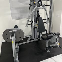 Pacific Fitness - Hoist V-4 plus leg press and accessories;)