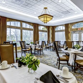 Miramont Pointe - Dining Room - Assisted Living Facilities Near Me - Clackamas, Oregon Miramont Pointe - Dining Room - Assisted Living Facilities Near Me - Clackamas, Oregon