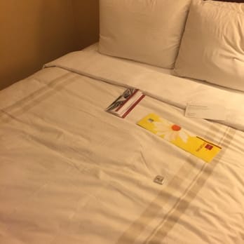 Marriott Tulsa Hotel Southern Hills - Two twin beds for a married couple - Hotels Near Me - Tulsa, Oklahoma Marriott Tulsa Hotel Southern Hills - Two twin beds for a married couple - Hotels Near Me - Tulsa, Oklahoma