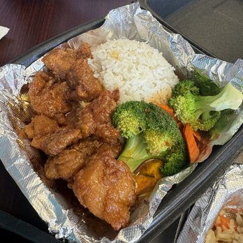 Jeab's Thai Food - Sidney - Orange chicken with spicy level 2. - Japanese Near Me - Sidney, Montana