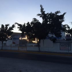 Colegio Peninsular Rogers Hall - Entrada de prepa y secundaria
