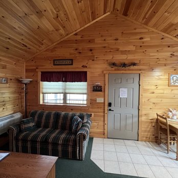 7 C's Lodging - Main area - Hotels Near Me - Buchanan, Michigan