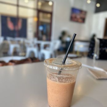 Momos Cafe - Mango strawberry - Coffee & Tea Near Me - Cabazon, California Momos Cafe - Mango strawberry - Coffee & Tea Near Me - Cabazon, California