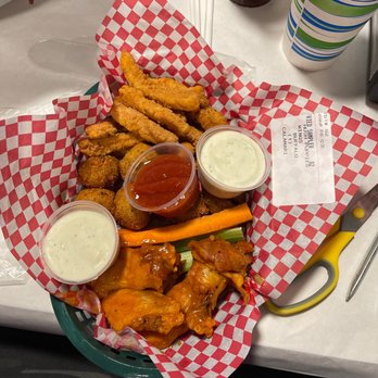 Angry Crab Shack - Wings, hush puppies, and calamari - Seafood Near Me - Henderson, Nevada Angry Crab Shack - Wings, hush puppies, and calamari - Seafood Near Me - Henderson, Nevada