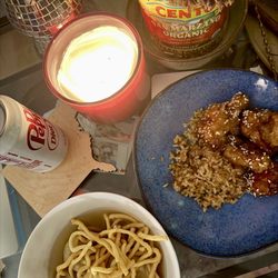 Little Dragon - Wonton soup and sesame chicken