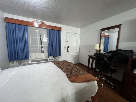 Sandia Peak Inn Old Town ABQ, a Howard Johnson by Wyndham by null