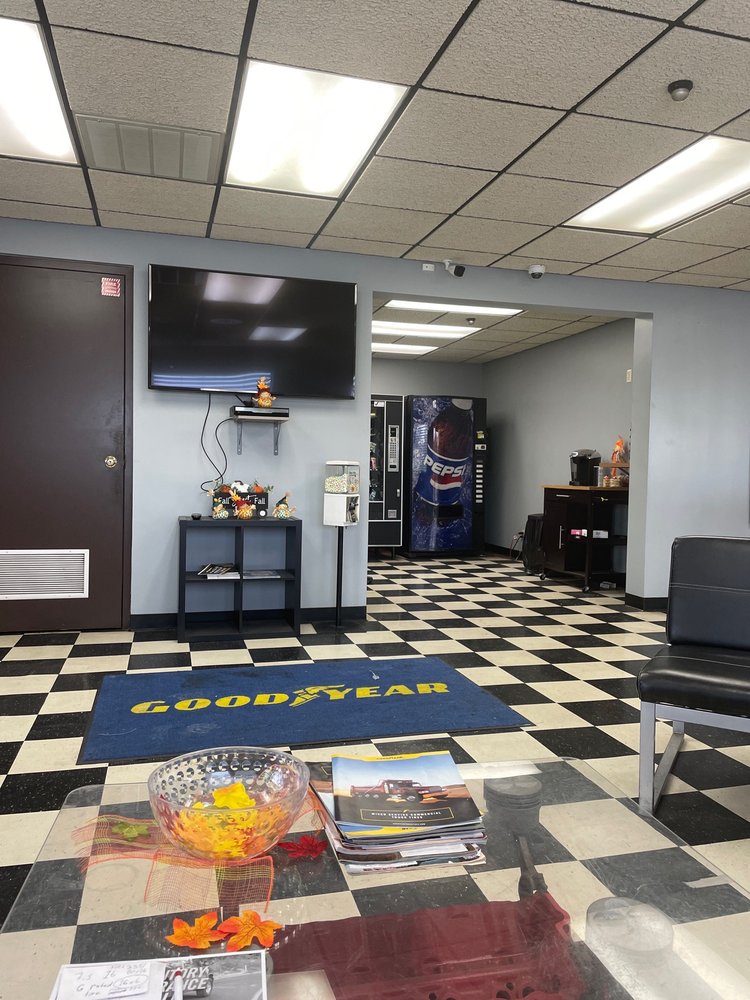 RABEN TIRE & AUTO SERVICE Updated October 2024 10 Photos 4121 Hwy