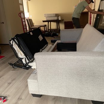Moving service AG - Queen sleeper sofa - Movers Near Me - Burbank , California