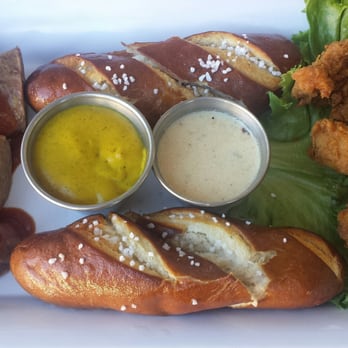 Prison Hill Brewing - Sampler appetizer plate - New American Near Me - Yuma, Arizona