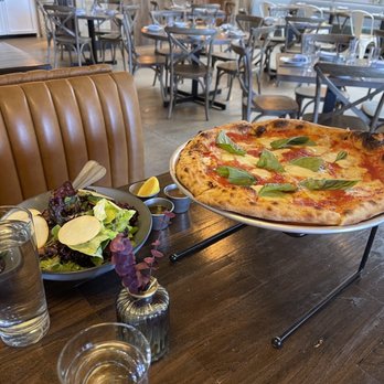 etta - Best pizza & healthy apple salad. - New American Near Me - Scottsdale, Arizona