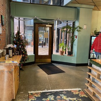 Rising Star - Inside - Coffee Roasteries Near Me - Cleveland, Ohio Rising Star - Inside - Coffee Roasteries Near Me - Cleveland, Ohio
