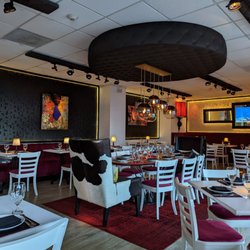 Lola Restaurant & Grill