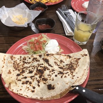 Ay Chiwawa - Chicken quesadillas (it's HUGE) - Mexican Near Me - San Antonio, Texas Ay Chiwawa - Chicken quesadillas (it's HUGE) - Mexican Near Me - San Antonio, Texas