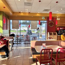 Popeyes Louisiana Kitchen - Interior