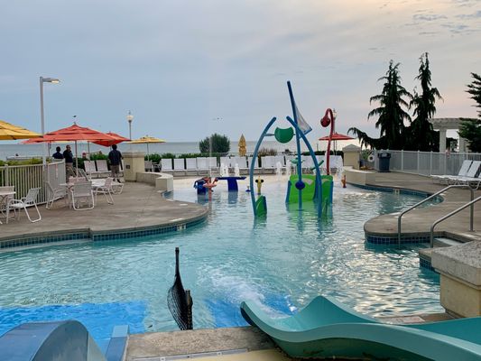 Hotel Breakers by null