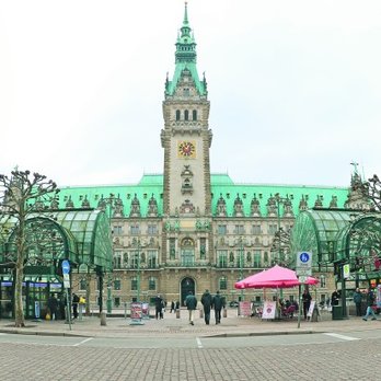 CurryCultTreffs - BB-Express-Buffet seit 1945 auf dem Hamburger Rathausmarkt - Curry Sausage Near Me - Hamburg, HH CurryCultTreffs - BB-Express-Buffet seit 1945 auf dem Hamburger Rathausmarkt - Curry Sausage Near Me - Hamburg, HH