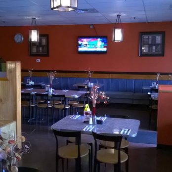 Bbi Cafe & Sandwich Bar - nice dining room with Dean Martin music in the background - Sandwiches Near Me - Indianapolis, Indiana