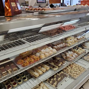 La Rose Bakery - Italian desserts. Remember to take a number. - Bakeries Near Me - Toronto, Ontario