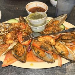 Las Islas Marias Mariscos - Mejillones / Langostinos