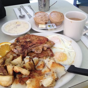Ocean Diner - Mama's Home - two lightly breaded and grilled pork chops, home fries, eggs, muffins and country gravy. So yummy! - Diners Near Me - Hermosa Beach, California