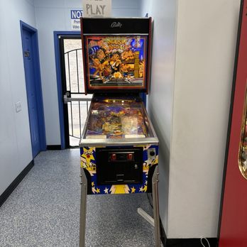 Clean Threads Laundry - Free pinball! - Laundromat Near Me - Simi Valley, California