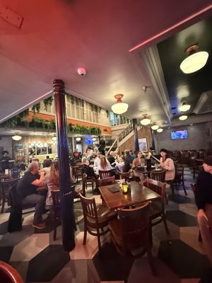 Creole House Restaurant & Oyster Bar by null