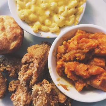 Simply Soulful - Chicken wing dinner with Mac & cheese and yams - Desserts Near Me - Seattle, Washington